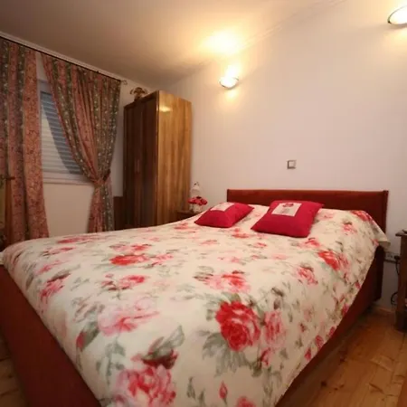 Ana Apartment