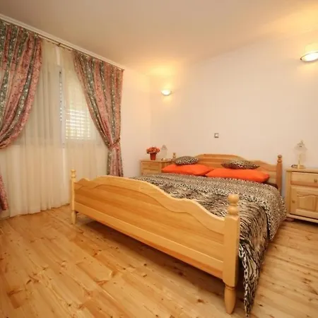 Ana Apartment *