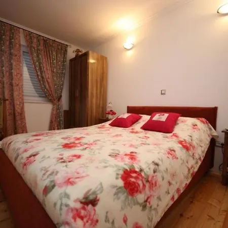 Ana Apartment